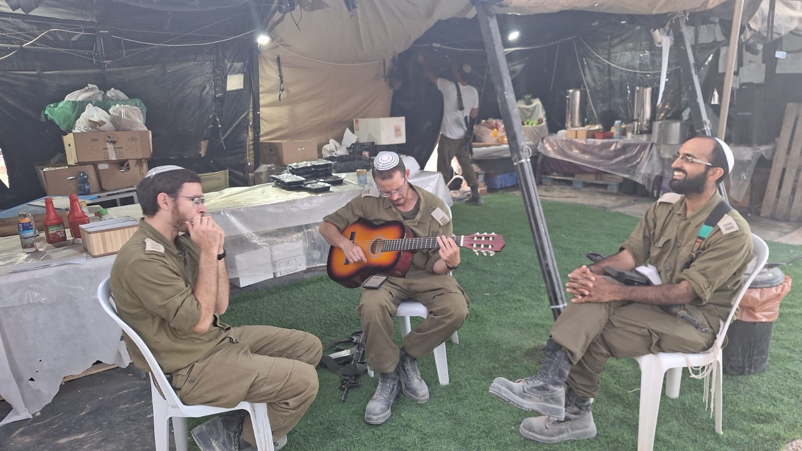Musical Kabbalat Shabbat with IDF soldiers